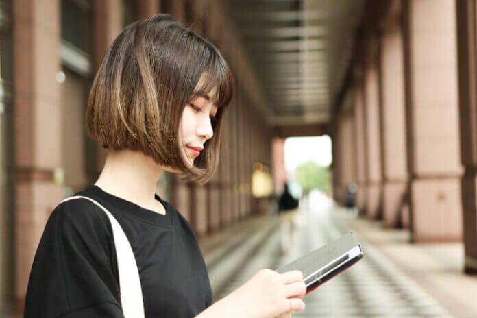 酔った勢いのLINE…それって脈アリ？男性心理を読み解くサイン