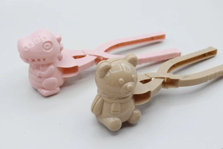 ダイソー 雪遊びできる泥団子メーカー（2個）