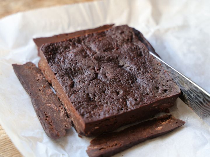 端を切り落として形を整え