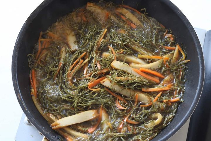 きざみ昆布とさつまあげの煮物