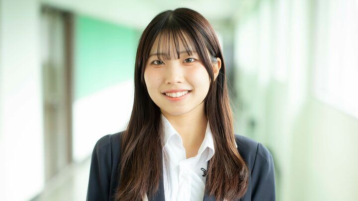 【写真・画像】「垢抜けヤバ！」 三股された高3女子、“韓国風ヘア”への劇的イメチェンで「うわ！」「色っぽい」の声 1枚目