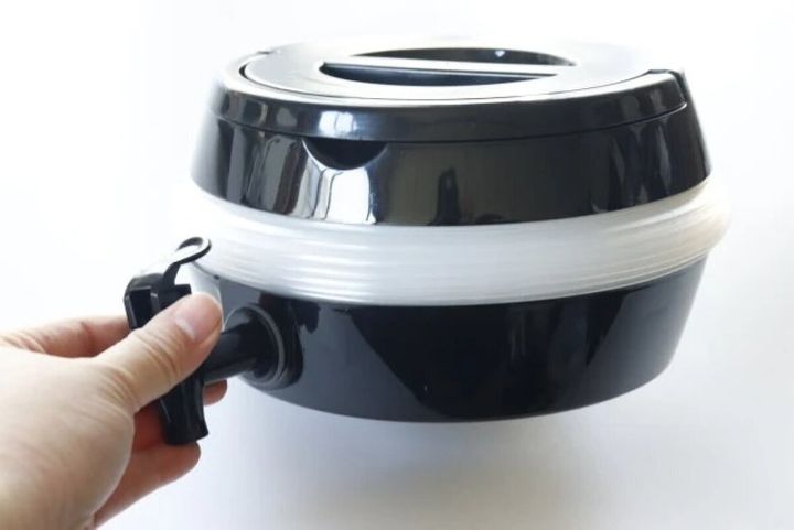 ダイソー 折りたたみポリタンク（コック付）