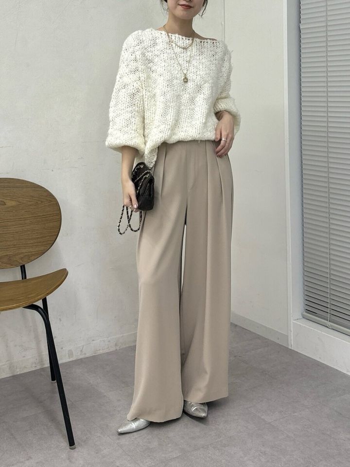 2026春大人女性ベージュワイドパンツ淡色ワントーンコーデ