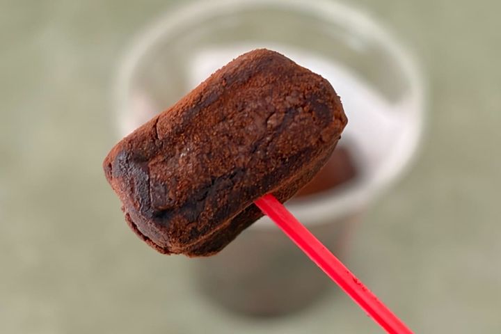 この口どけはズルい……【セブン】の「うますぎる」カップスイーツって？