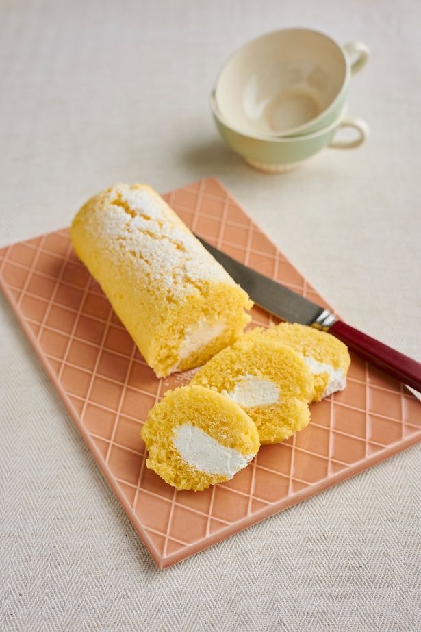 混ぜてレンチンするだけでふわふわのスポンジが完成！ （C）青木ゆかり（♪♪maron♪♪）／KADOKAWA