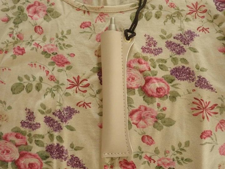 DAISO(ダイソー)：ペンホルダーストラップ レザー調