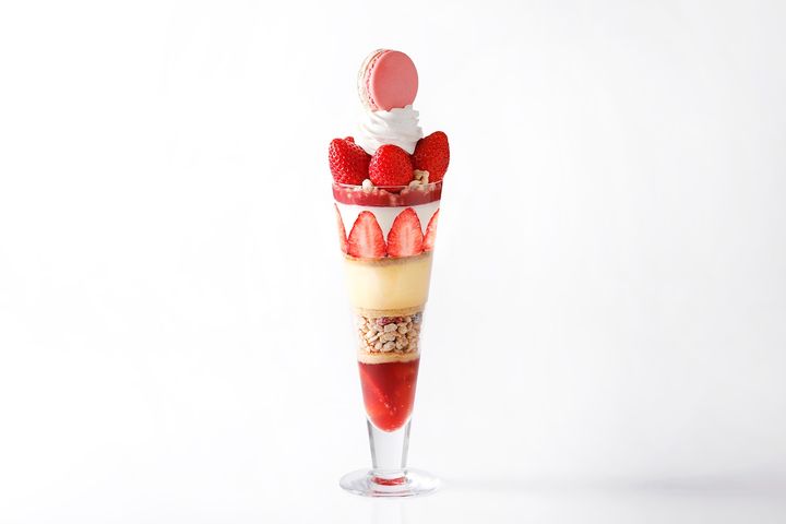 「あまおうパフェ」3630円 ※サービス料別