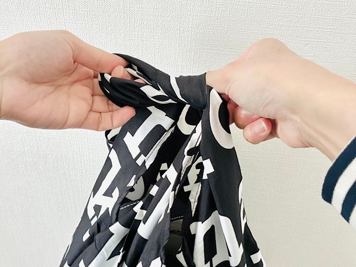 エコバッグの『持ち手』を一瞬で短くする裏ワザ！試してみたら…めっちゃ快適だった♡