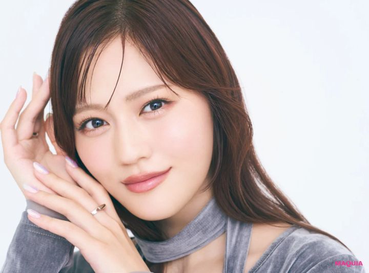 =LOVE 髙松 瞳さんおすすめの2026年春新作アイパレット ジルスチュアート ドレスドブルームアイズ 02 カフェに行く日のメイク