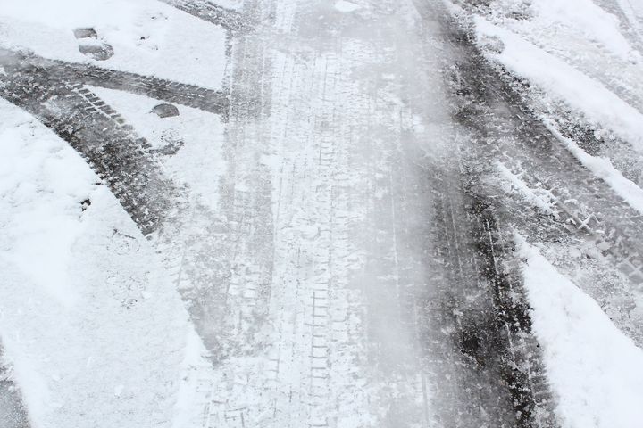 雪が降った後に滑りやすい場所は？（画像はイメージ）