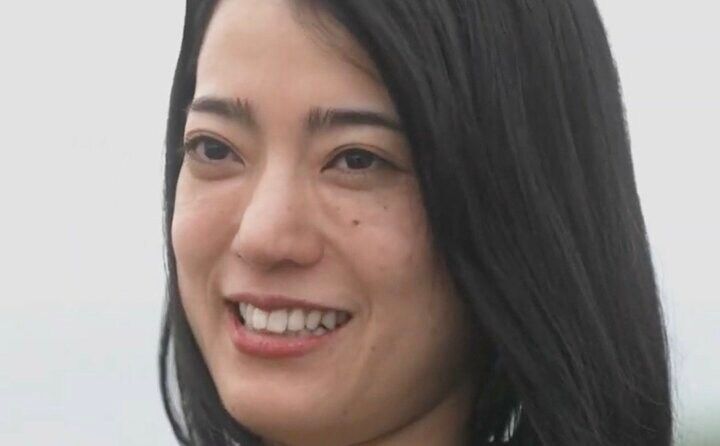 【写真・画像】有名格闘家の元パートナーの36歳シンママ美女「息子の幼稚園のママ友も見ているので」“初対面男性とのバックハグ＆鼻キス”を拒否 1枚目