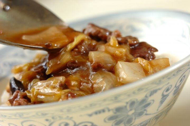 牛肉と白菜のオイスター丼の作り方4