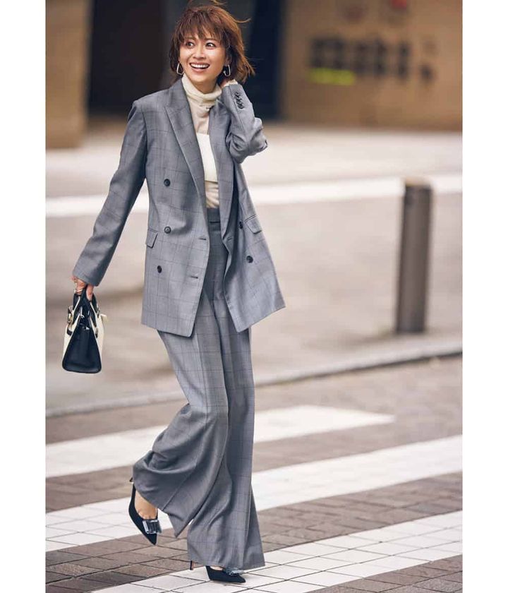 40代後半 パンツスーツ コーデ