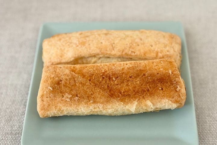 ふわサク食感の中にトマトの酸味がきいてる！【セブン】の新商品を実食