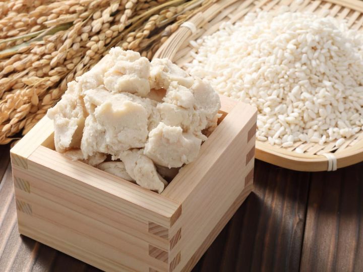 All About ニュース編集部が全国250人を対象に実施した「センスがいいお土産に関するアンケート」の調査結果から、センスがいいと思う「滋賀県のお土産」ランキングを発表！ 2位「湖のくに生チーズケーキ」を抑えた1位は？ ※画像はイメージです