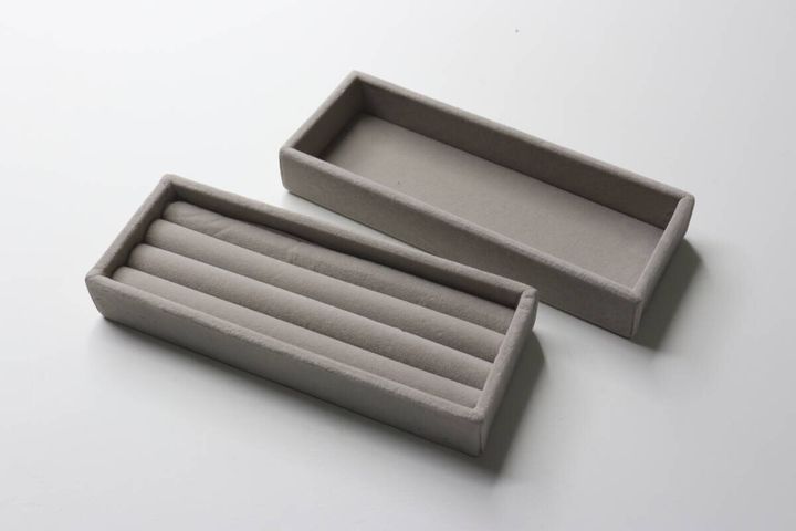 ダイソー 無印激似 アクセサリートレイ ベロア