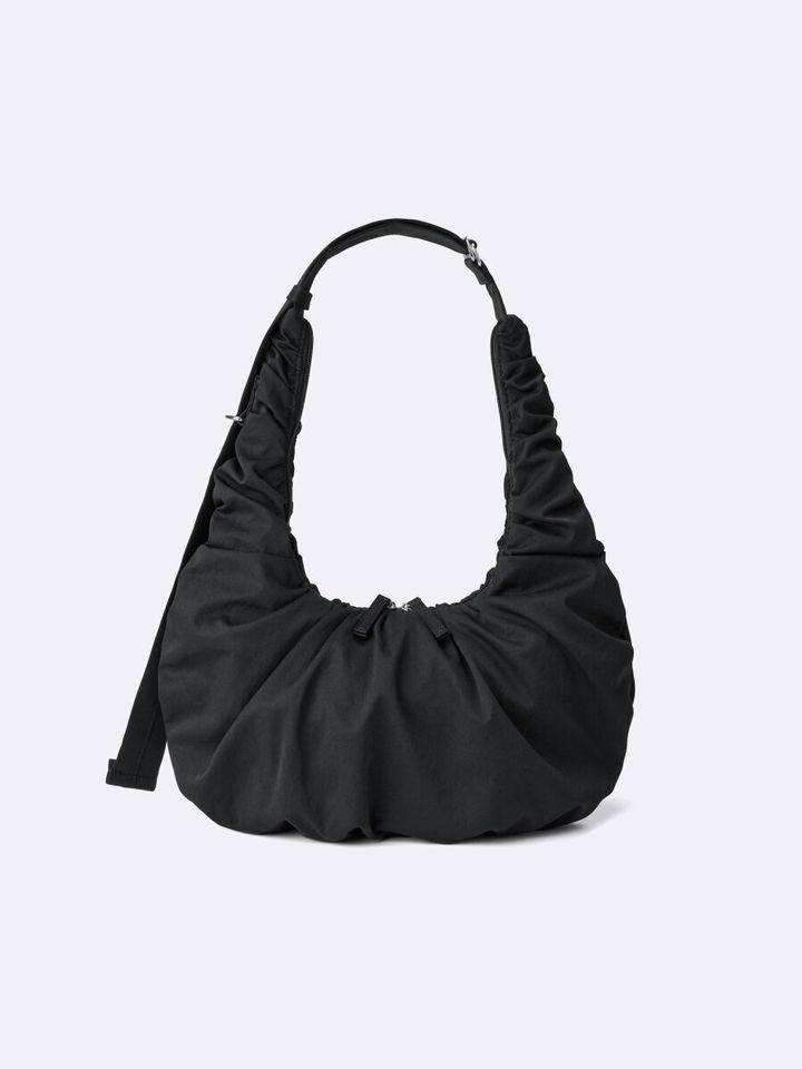 2026gu大人女性おすすめ黒ダンプリングバッグ