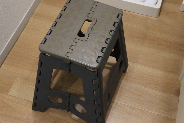 折りたたみイス（38cm×32cm×39cm） 展開時