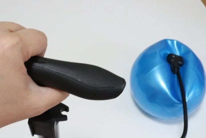 ダイソー 折りたたみスタンド式エアーポンプ（SG付） 使用例