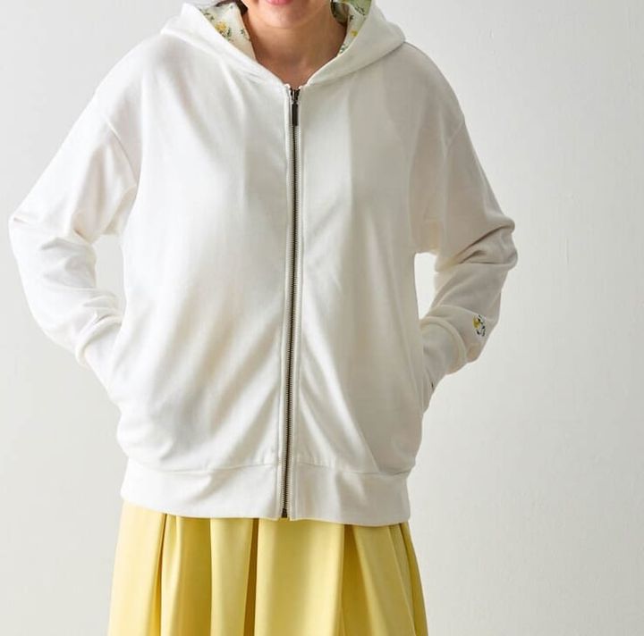 ジップパーカ ミッキーモチーフ