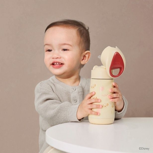 小さな手でも持ちやすい設計 @Disney／ ©2025 Disney. 