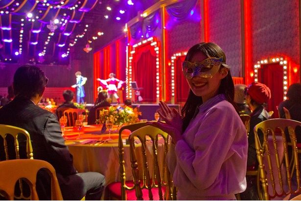 仮面を着けて物語に入り込もう