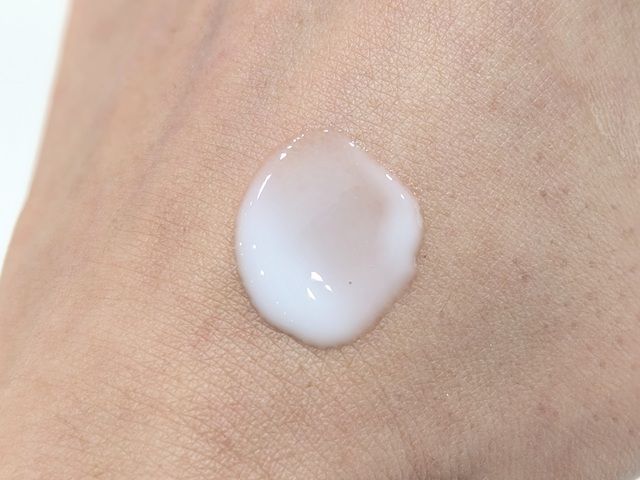 TK ミルクローションのテクスチャ