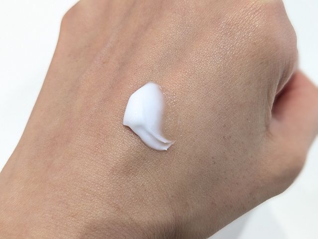 TK クリームのテクスチャ