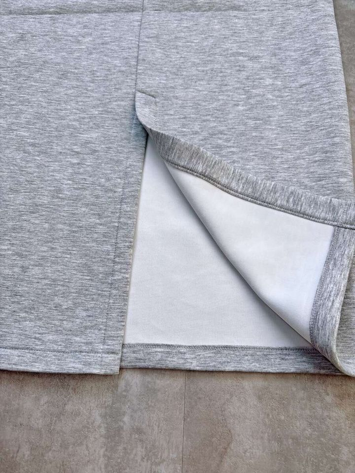 GUパフスウェットナロースカート スリット部分