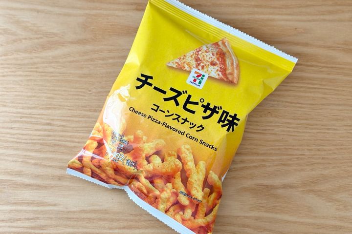 香りも味もチーズ！【セブン】ザクザク食感もクセになるスナック菓子