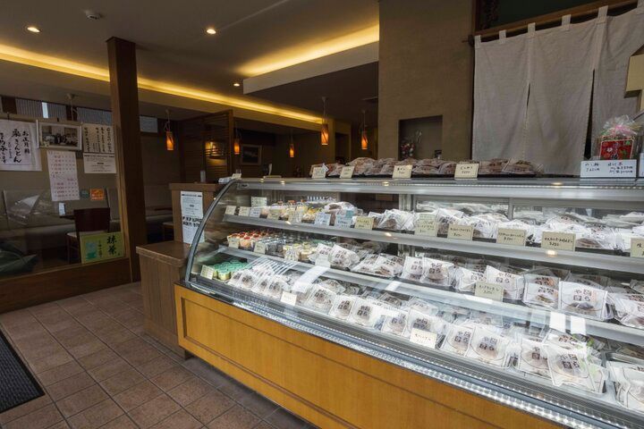 どら焼きのフワフワ食感が夢心地。老舗和菓子店の「榮玉堂」が生み出した山形名物