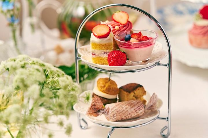 リーベルホテル大阪 いちごモチーフのスイーツ4種 焼き菓子 ケーキ マカロン