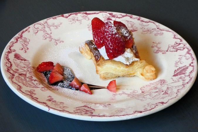 都府楼珈琲 苺のパイ