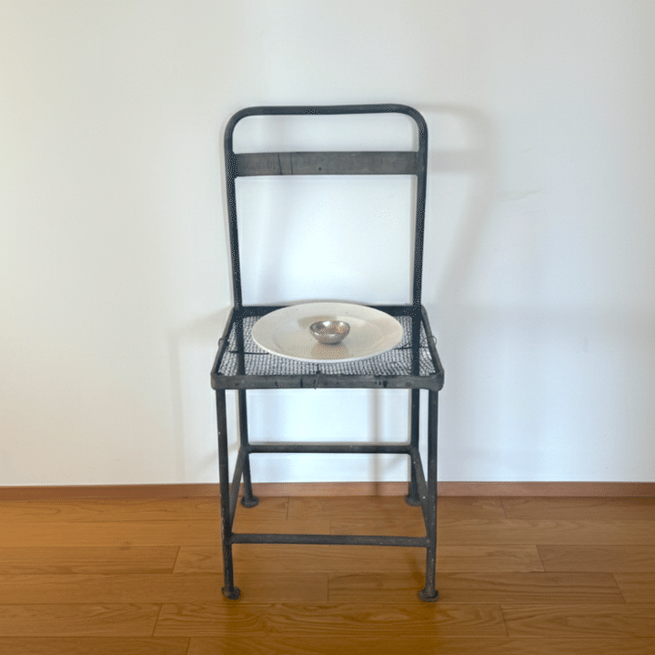 古道具の店で買った椅子