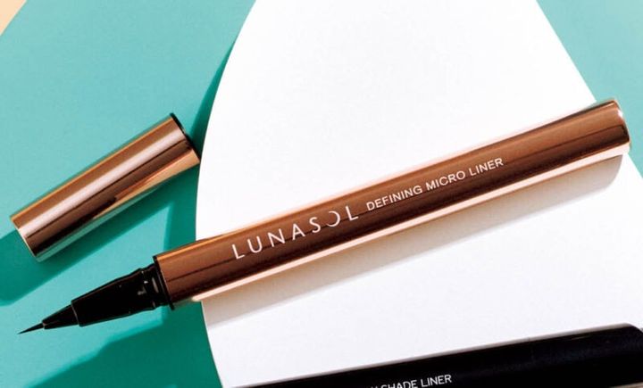 【ルナソル】ディファイニング マイクロライナー 02（全2色） 各3850円（カネボウ化粧品）