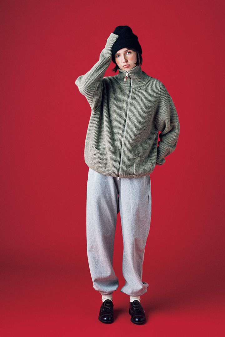 今買っても、何シーズンもおしゃれに着こなせる。センスのいいニット6選