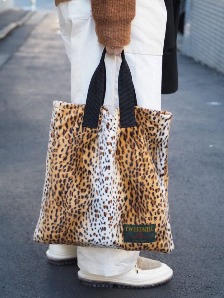 ボンボンストアで購入したヒョウ柄トート
