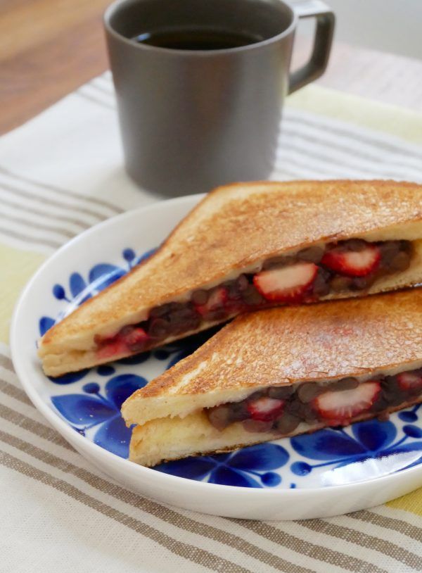 いちごと小倉バターのホットサンド