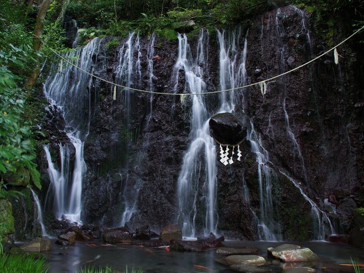 All About ニュース編集部は、全国10～60代の男女250人を対象に「滝」に関する独自のアンケート調査を実施。冬に行きたい「山形県の滝」で1位に選ばれたのは？