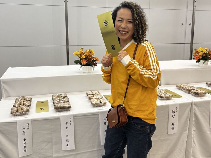 第35回品評会で3年連続金賞を受賞した笑顔が、輝いている