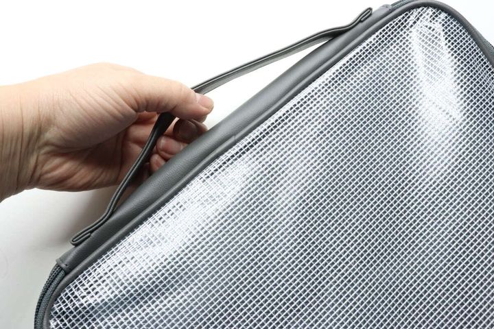 ダイソー ガジェットケース 持ち手