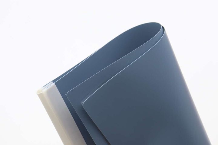 360度折り返せるファイル（A4、BL） 柔らかい