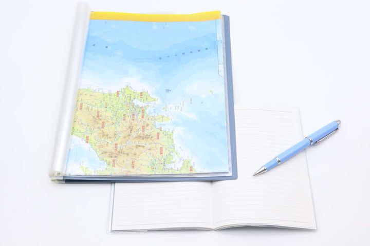 360度折り返せるファイル（A4、BL） 省スペース