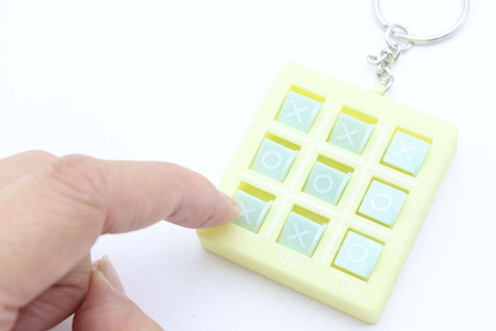 キーホルダー（マルバツゲーム） おもちゃ