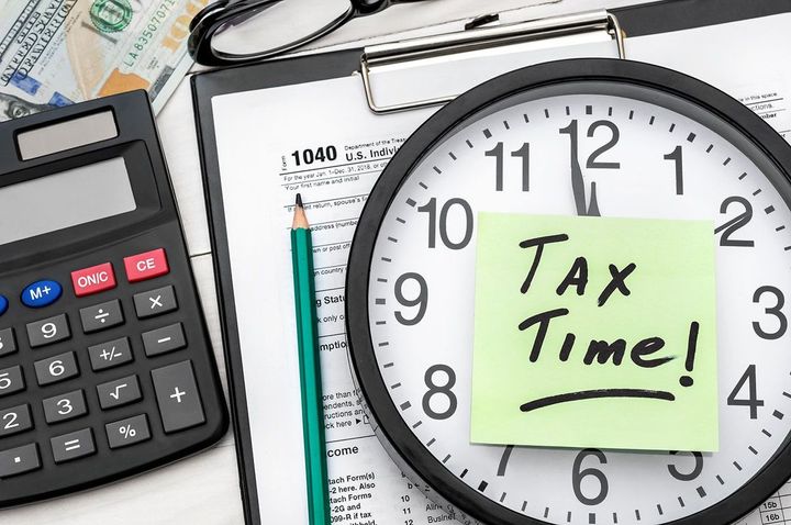 期限が迫った税金の申告のイメージ