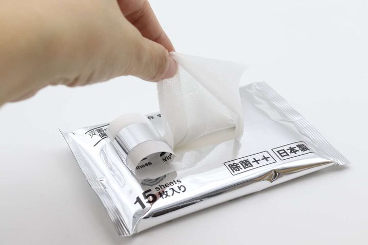 長期保存 備蓄用ウェットティッシュ 取り出し