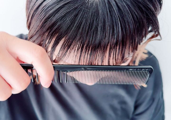 左右で目の粗さが違うコーム 細目 使用例