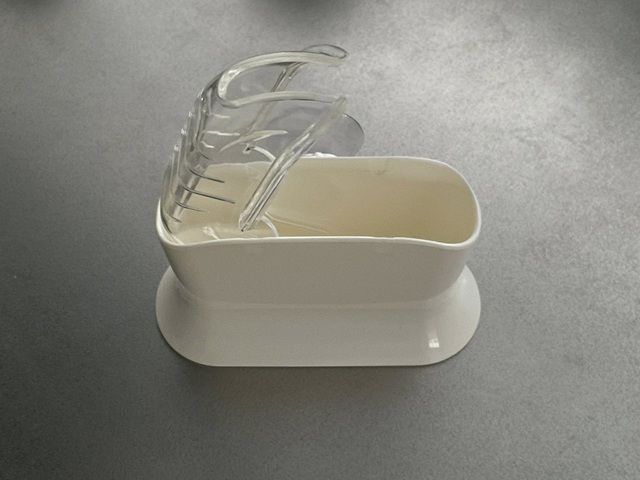 ダイソー しゃもじホルダー 吸盤付しゃもじケース シンプルなデザイン