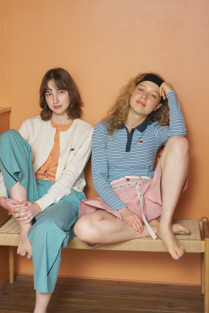 《フリークス ストア》と《フルーツオブザルーム》が待望のコラボレーション。キャッチーなカラーがお洒落なルームウェアやシャツなど19点をチェック！