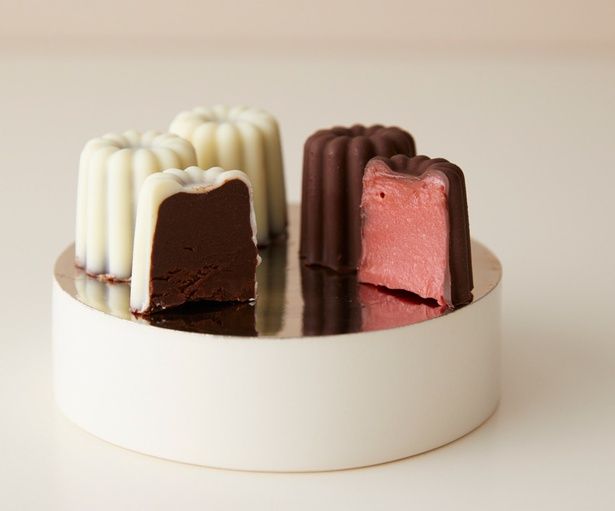 【カヌレ型ムースショコラ】 (C)megu'cafe／KADOKAWA